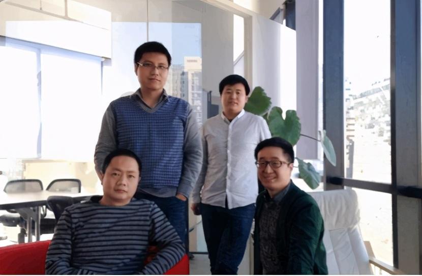 的3位合伙人也都来自网易)2012年离开网易的李勇,与网易前同事李鑫