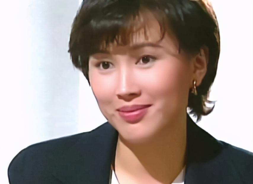 港剧一姐陈秀雯曾是tvb亚视双台花旦如今58岁发福难认