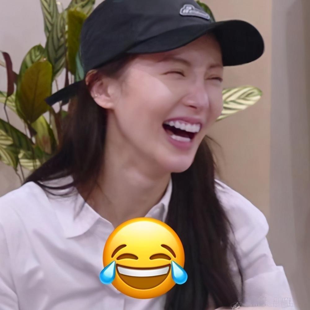 金晨在之前参加节目,就为大家贡献了不少表情包,虽然她长得很好看