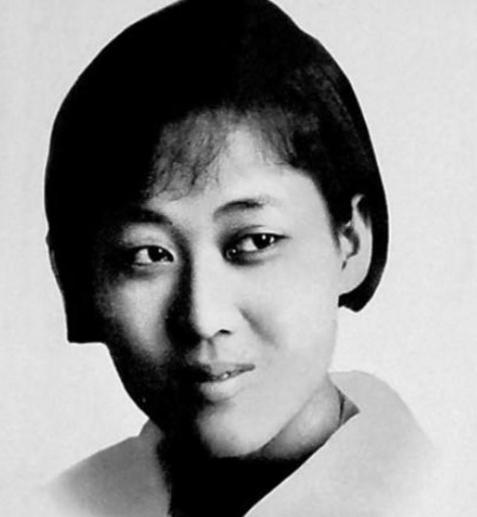 她是上世纪著名革命女英雄却被叛徒活剥了皮没断气被活埋