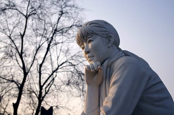 民国才女萧红一个永远活在理想中的孩子为何屡遭男人抛弃