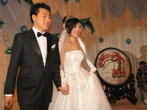 奥运冠军杜丽现状!标志性"青春"不见 让人羡慕的奥运冠军夫妻