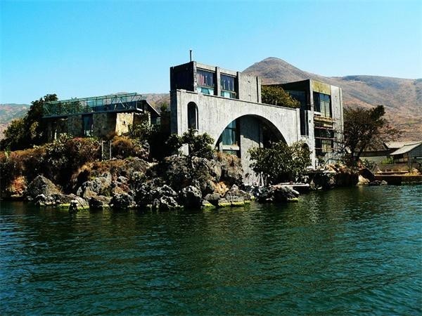 杨丽萍洱海月亮宫花3500万内部豪华至此拆迁费多少钱