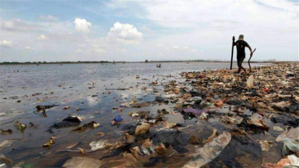 瞒不住了!福岛核污水迟迟不能处理,百万吨核废水或将被排入大海