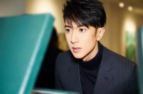 何炅|携绯闻女友聚餐，46岁何炅这算是官宣？