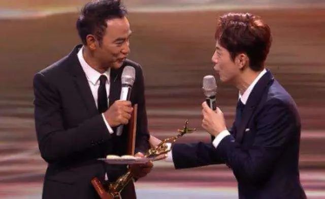 何炅|携绯闻女友聚餐，46岁何炅这算是官宣？