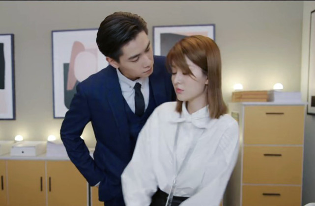 《小风暴》官宣预告片,胡一天乔欣猎场过招,强强对决