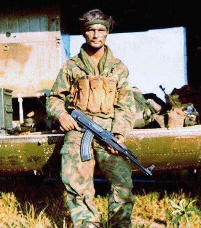 美军越战捡来ak作战二战时曾有类似先例但现在等于送死