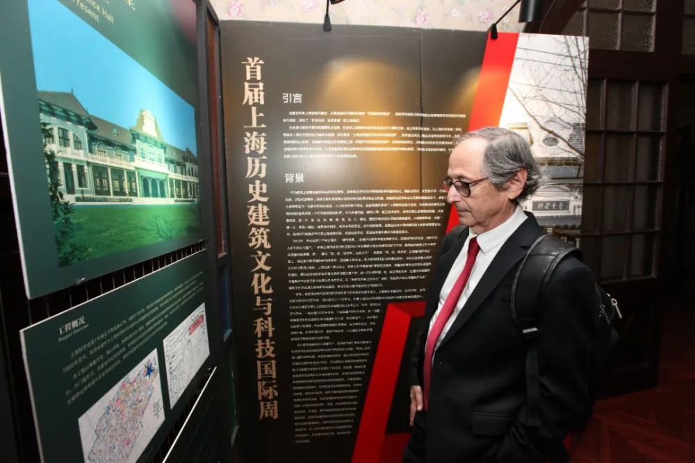 科学家|面对新冠，是年轻科学家站出来的时候了