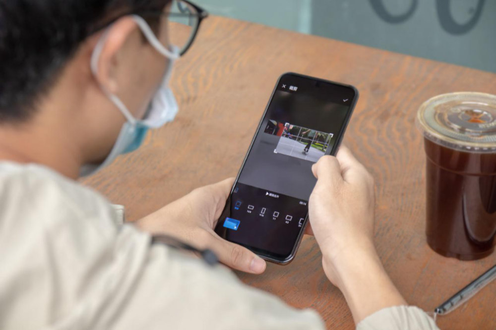 手机也能专业剪辑看我用中兴axon20创作视频大片