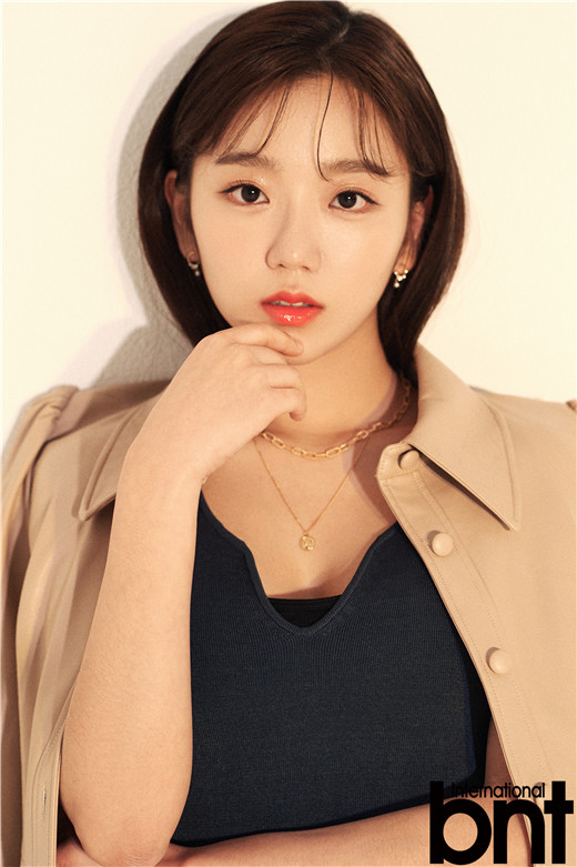 近日,演员全惠媛拍摄了一组时尚写真,谈在演艺界最