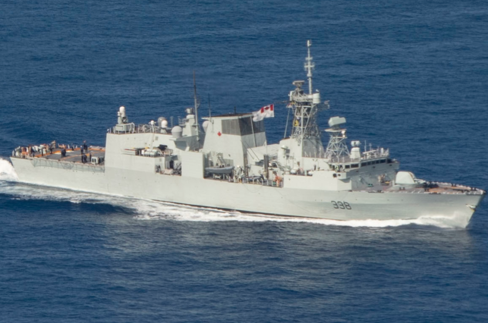 加拿大海军的ffh-338温尼伯号护卫舰在利剑21演习中