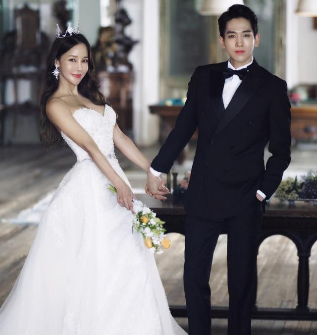 相差17岁的"姐弟恋"坚持结婚,如今女方难受孕,丈夫:压力大