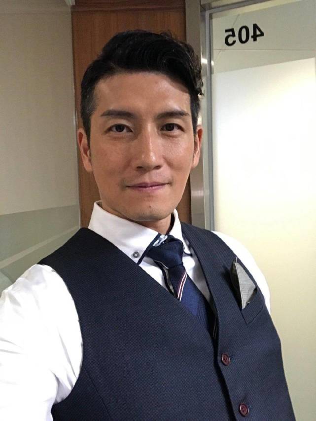 tvb型男袁文杰用细心打动女友,两人爱情长跑多年,对方有婚史