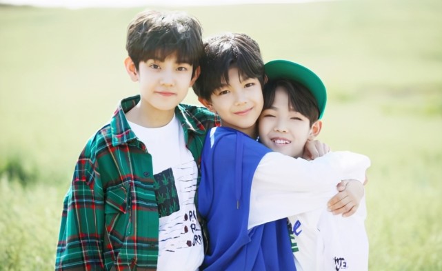 16岁小鲜肉被曝恋爱尺度聊天记录流出与台上乖乖男形象反差大