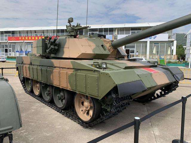 五对轮老当益壮,改款重型步兵战车涅盘重生,效果如何尚待检验