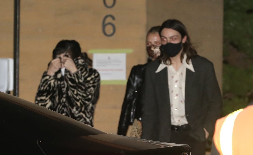 赛琳娜·戈麦斯|惊喜！“脸脸”赛琳娜·戈麦斯疑似恋爱，深夜归来坐上男友人副驾