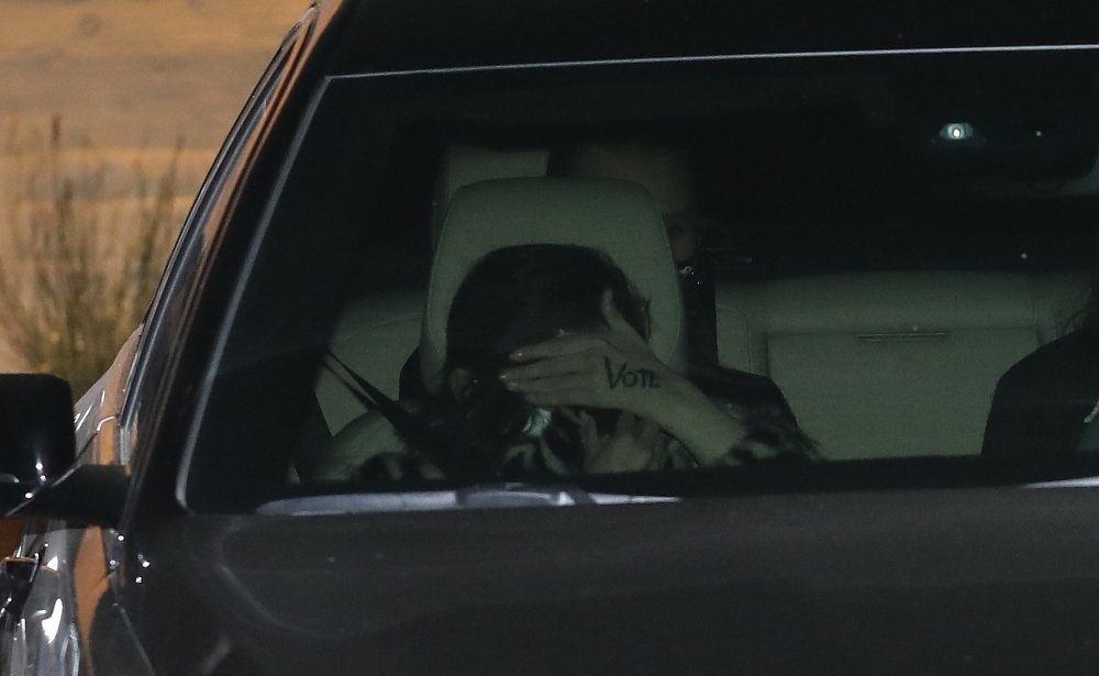 赛琳娜·戈麦斯|惊喜！“脸脸”赛琳娜·戈麦斯疑似恋爱，深夜归来坐上男友人副驾