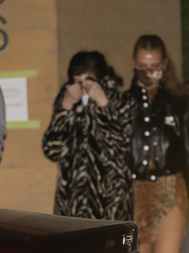 赛琳娜·戈麦斯|惊喜！“脸脸”赛琳娜·戈麦斯疑似恋爱，深夜归来坐上男友人副驾