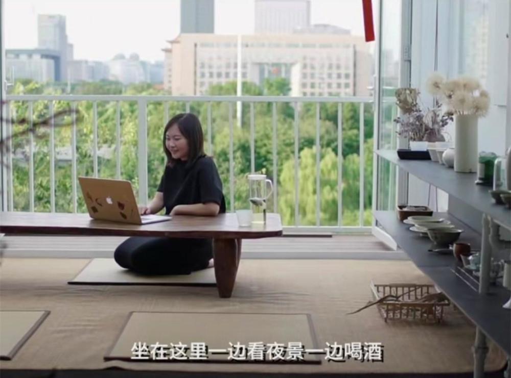 阳台|北京蜗居豪宅！夫妻在小空间里将日子过成了诗，一家四口其乐融融