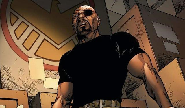 事实,那就是钢铁侠居然是霍华德领养的,并且还有一个哥哥"阿诺斯塔克"