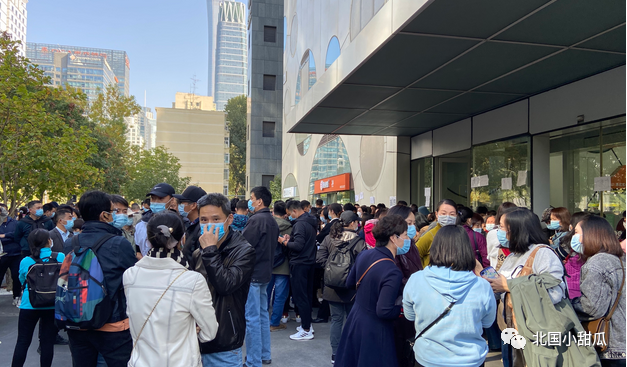 优胜教育|爆雷！坐拥1200个校区的学校圈钱跑路？上千家长老师围堵，却已人去楼空