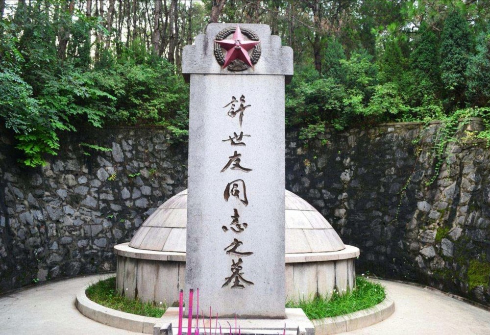 工程兵修墓地建军以来头一遭为的是圆许世友为母守墓的心愿