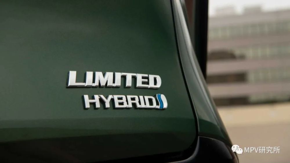 丰田新塞纳海外试驾:努力变酷!操控秒杀