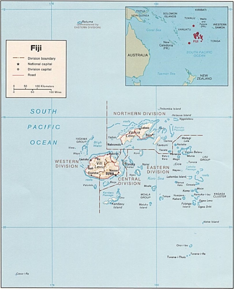 北部隔海与图瓦卢相望,东部隔海跟汤加相望,南邻太平洋,西部隔海和