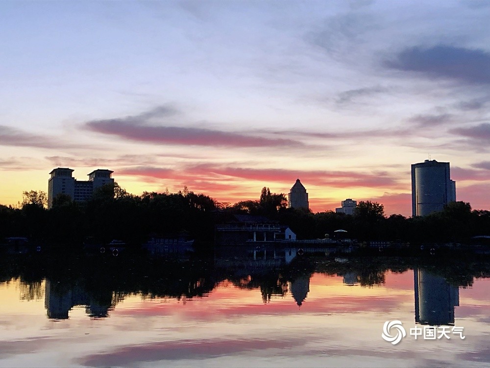 陈继春|惊艳天空！北京朝霞如火映日红