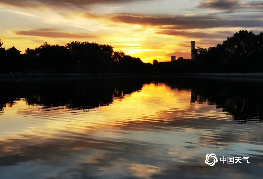 陈继春|惊艳天空！北京朝霞如火映日红