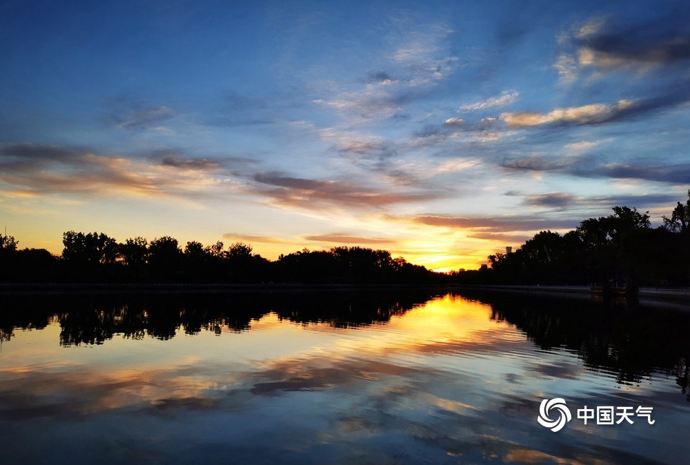 陈继春|惊艳天空！北京朝霞如火映日红