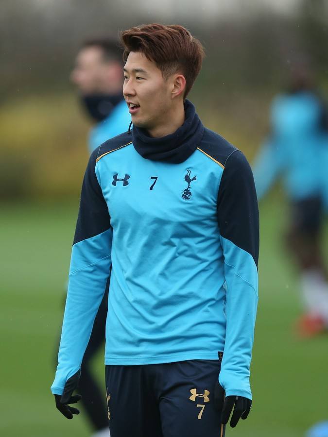 孙兴慜的成功离不开的人_腾讯新闻