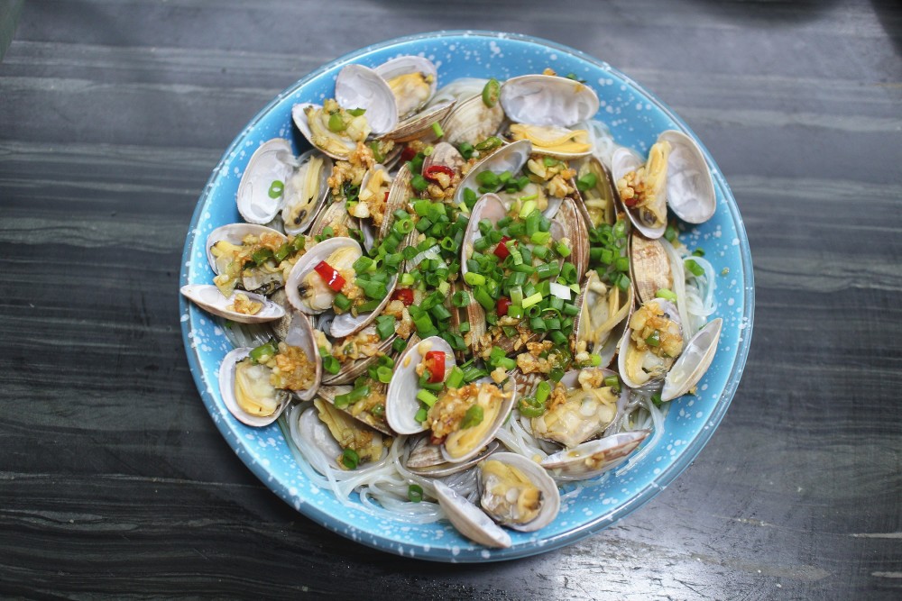 酱汁浓郁,香辣下饭超开胃的蒜蓉花蛤,做法零失败,鲜味好吃到爆