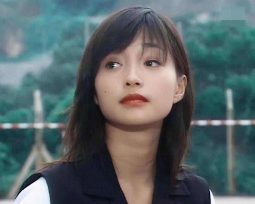 港星李绮红近照曝光:皱纹布满整张脸,50岁的她比李若彤显老