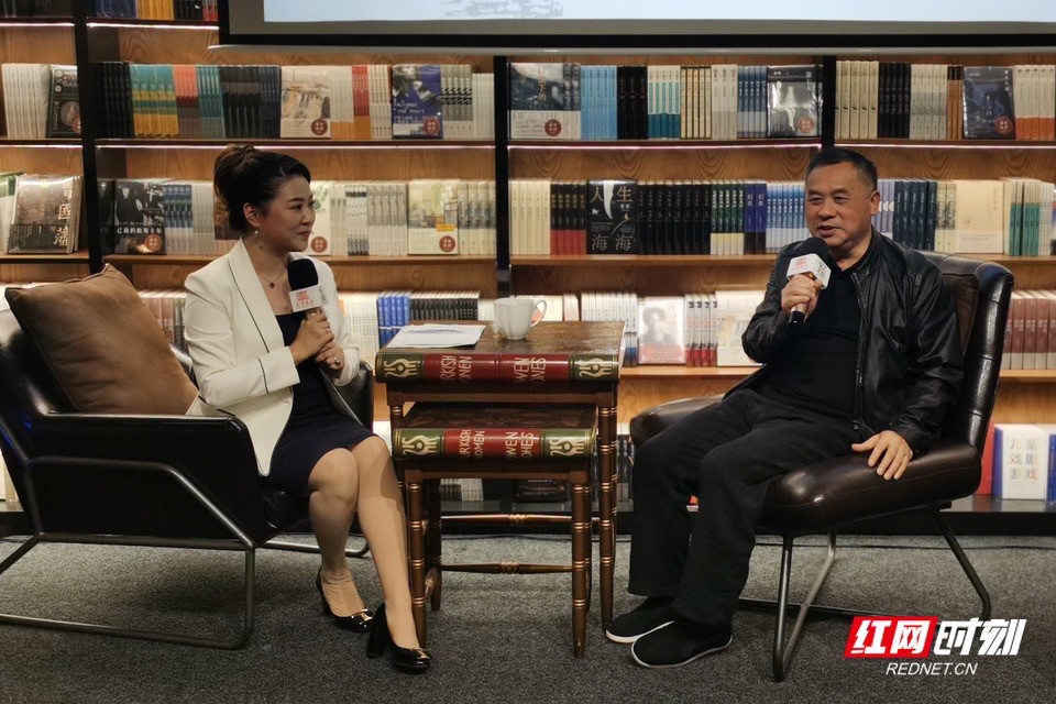 听彭见明讲座 感悟文学魅力_腾讯新闻