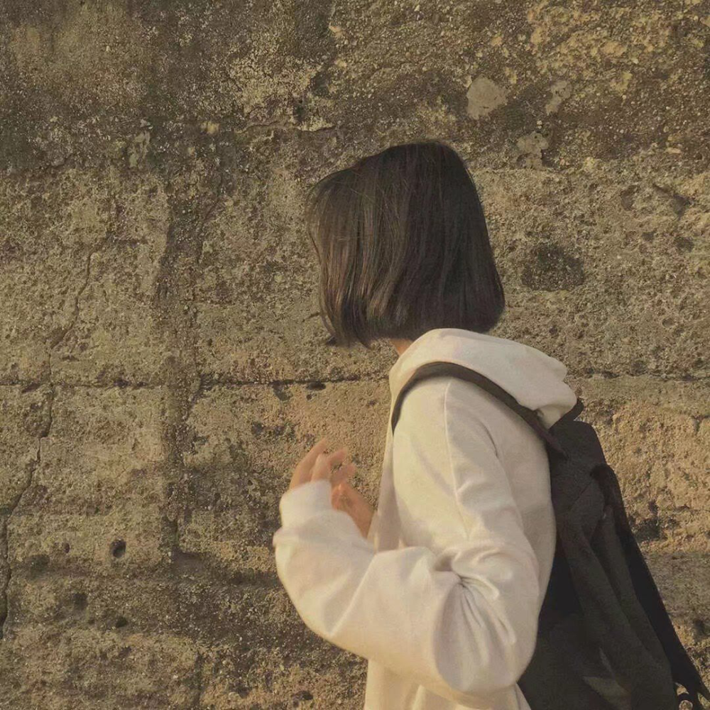 不露脸女生头像再也没有一只手在梦里摘一朵未开花