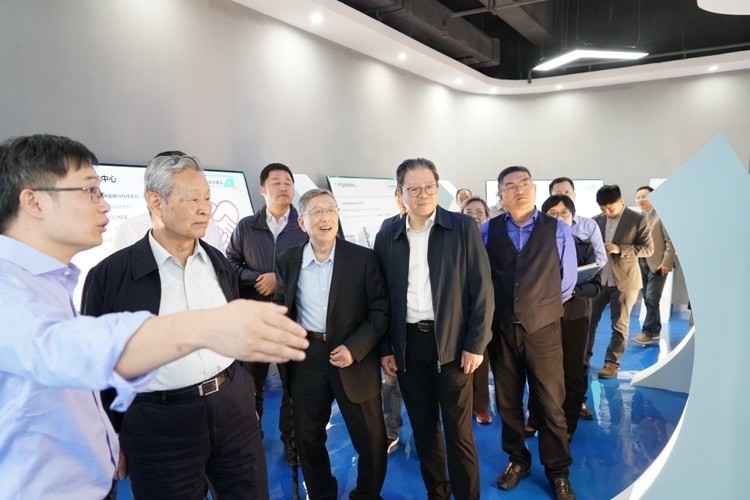 两天来,中国工程院院士胡思得,杜祥琬,中国科学院院士陈恕行等专家