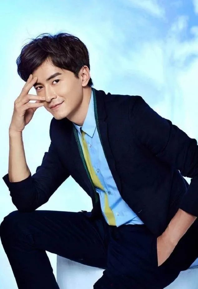 23岁与林依晨合作爆红35岁与刘嘉玲配戏他的人气为何高居不下