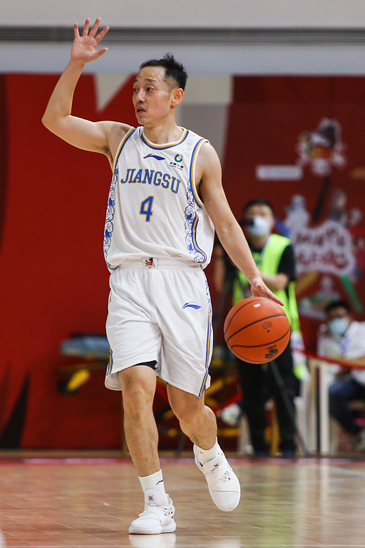 史鸿飞31分生涯新高!助李楠cba首胜,已扮演球队"传帮带"角色