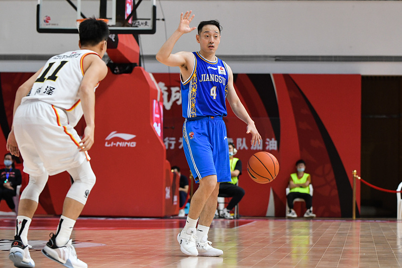 史鸿飞31分生涯新高助李楠cba首胜已扮演球队传帮带角色