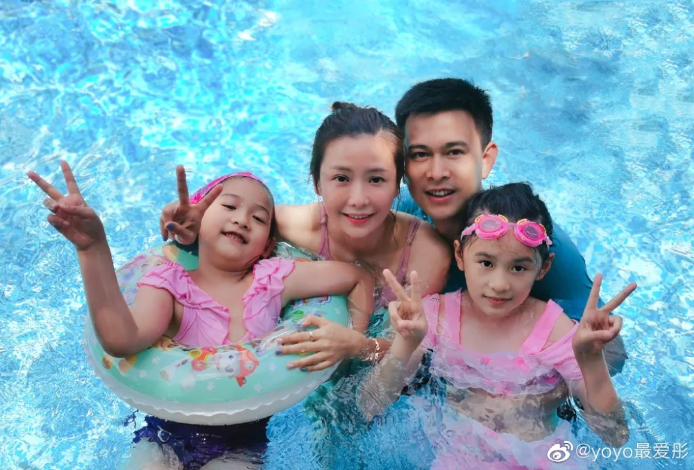 小时候认为yoyo和马可是一对的肯定不止美伢一个吧!