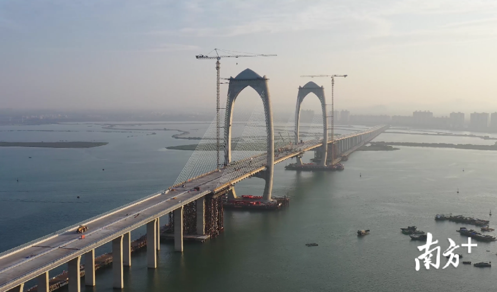 水东湾大桥是茂名市建设的首座跨海大桥,也是广东滨海旅游公路的重要