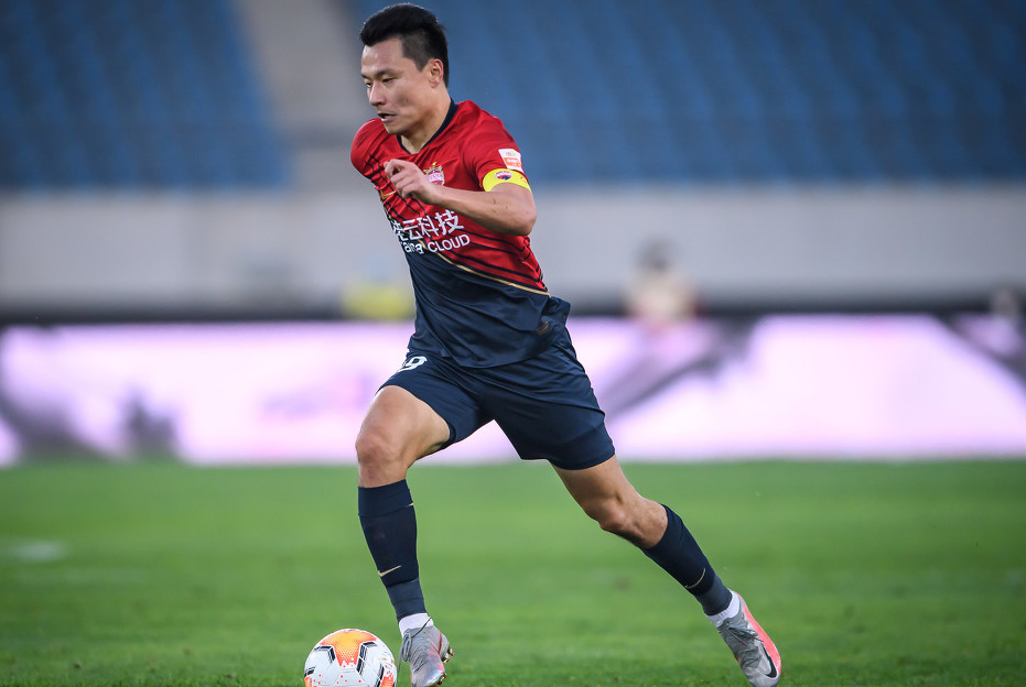 深圳佳兆业vs永昌首发:郜林pk穆里奇 前国门张鹭首秀