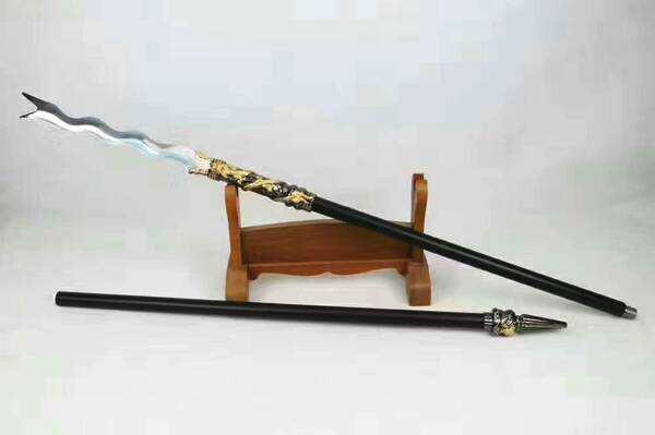 三国中五虎上将的兵器都叫什么名字说出两个以上的厉害