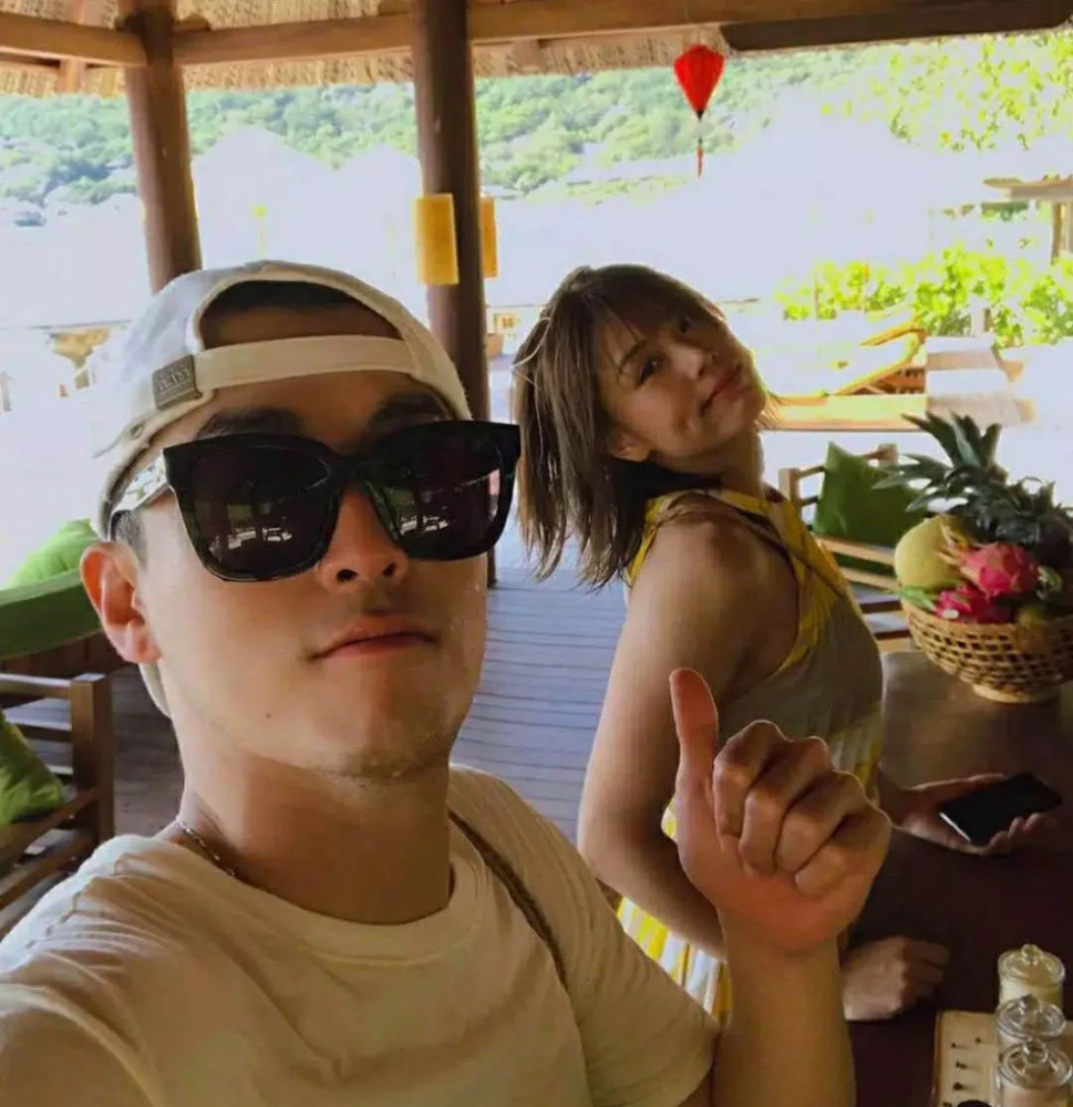 曾春蕾老公身份被爆出年轻企业家认识一年让曾春蕾放心嫁给他