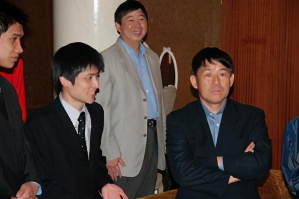 80年代日本稳坐世界棋坛 头把交椅 他一夫当关 挽大厦于将倾 围棋 日本队 聂卫平 小林光一