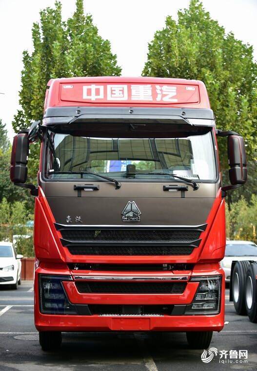 中国重汽再推新品高端标载物流运输产品豪沃th7系列牵引车重磅上市