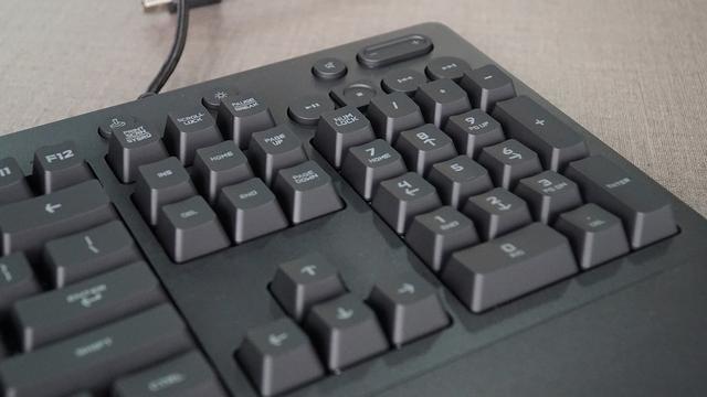 罗技g213键盘评测淋漓游戏全靠它还可让你指尖生辉