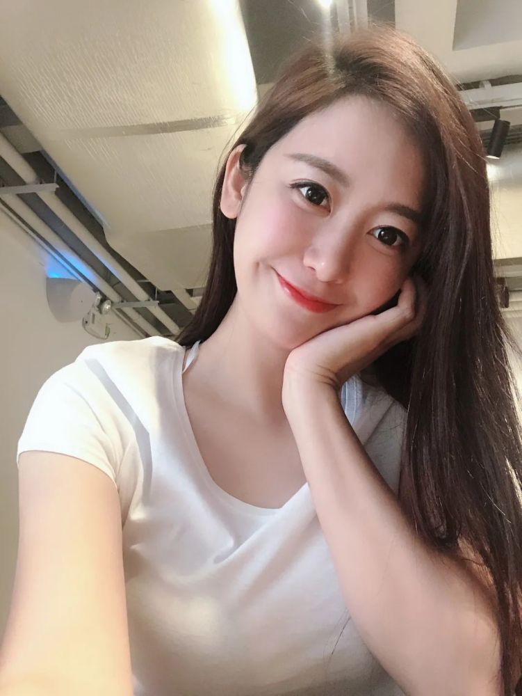 xfun来到上海,这里可是傅凯蒂的地盘,朋友重聚分外激动!